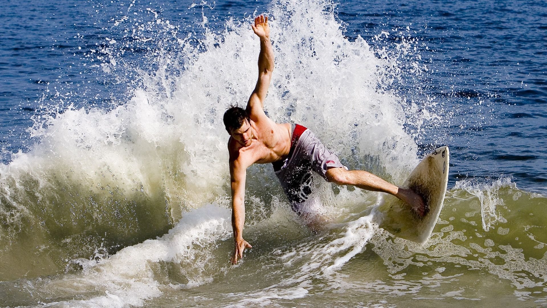 举世瞩目的欧冠“超级对决”回顾，欧冠决赛和超级碗